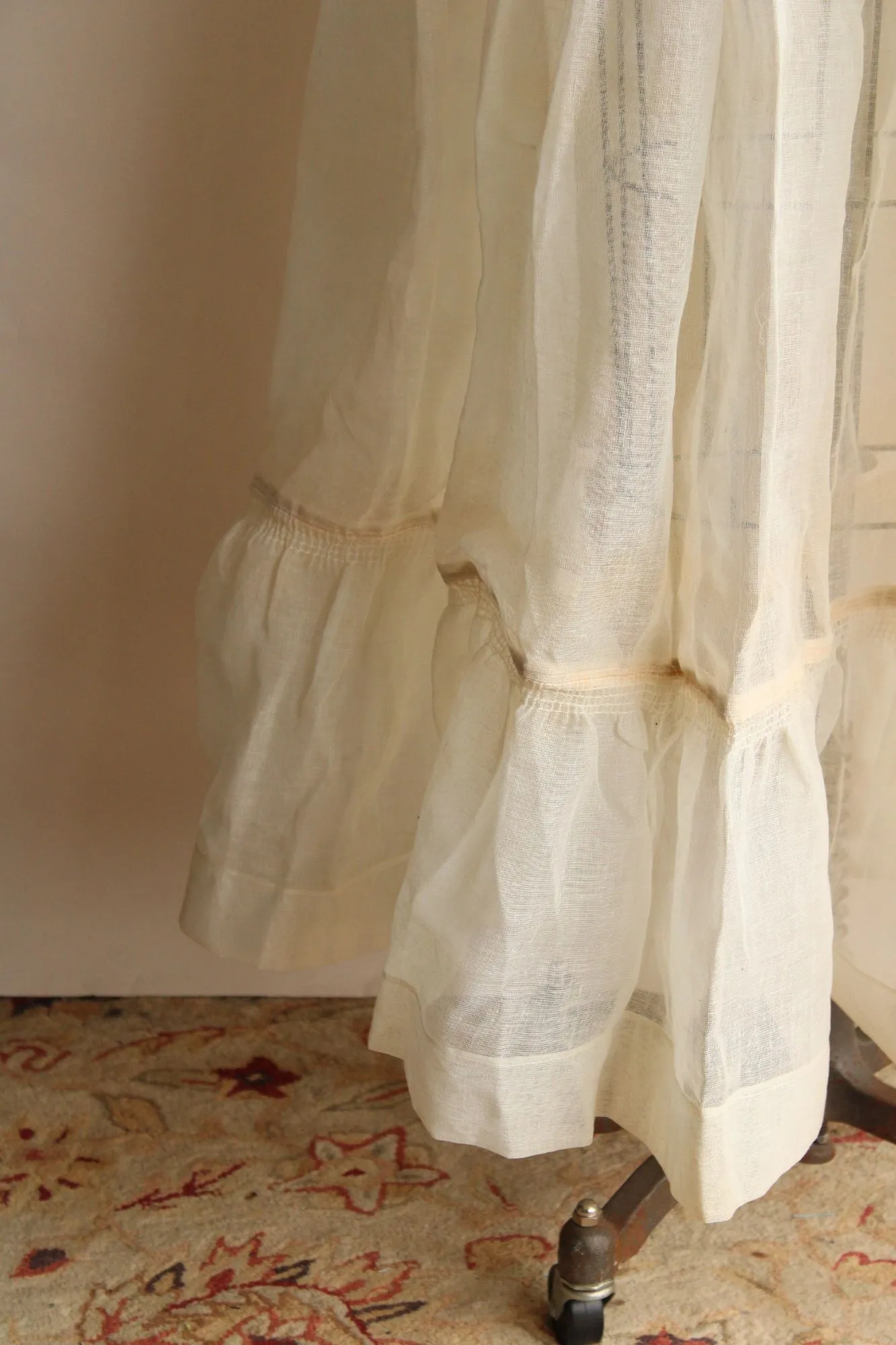 Vintage 1940s 1950s Winter White Gauze Pleated Crinoline