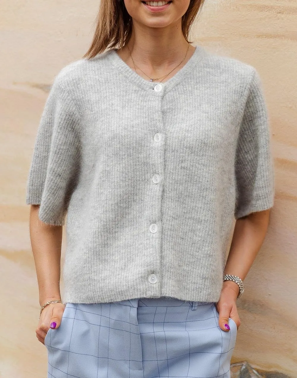 Women Casual Button Down Knit Cardigan Short Sleeve Round Neck Lightweight Crop Top Y2k Loose Sweater Cardigans