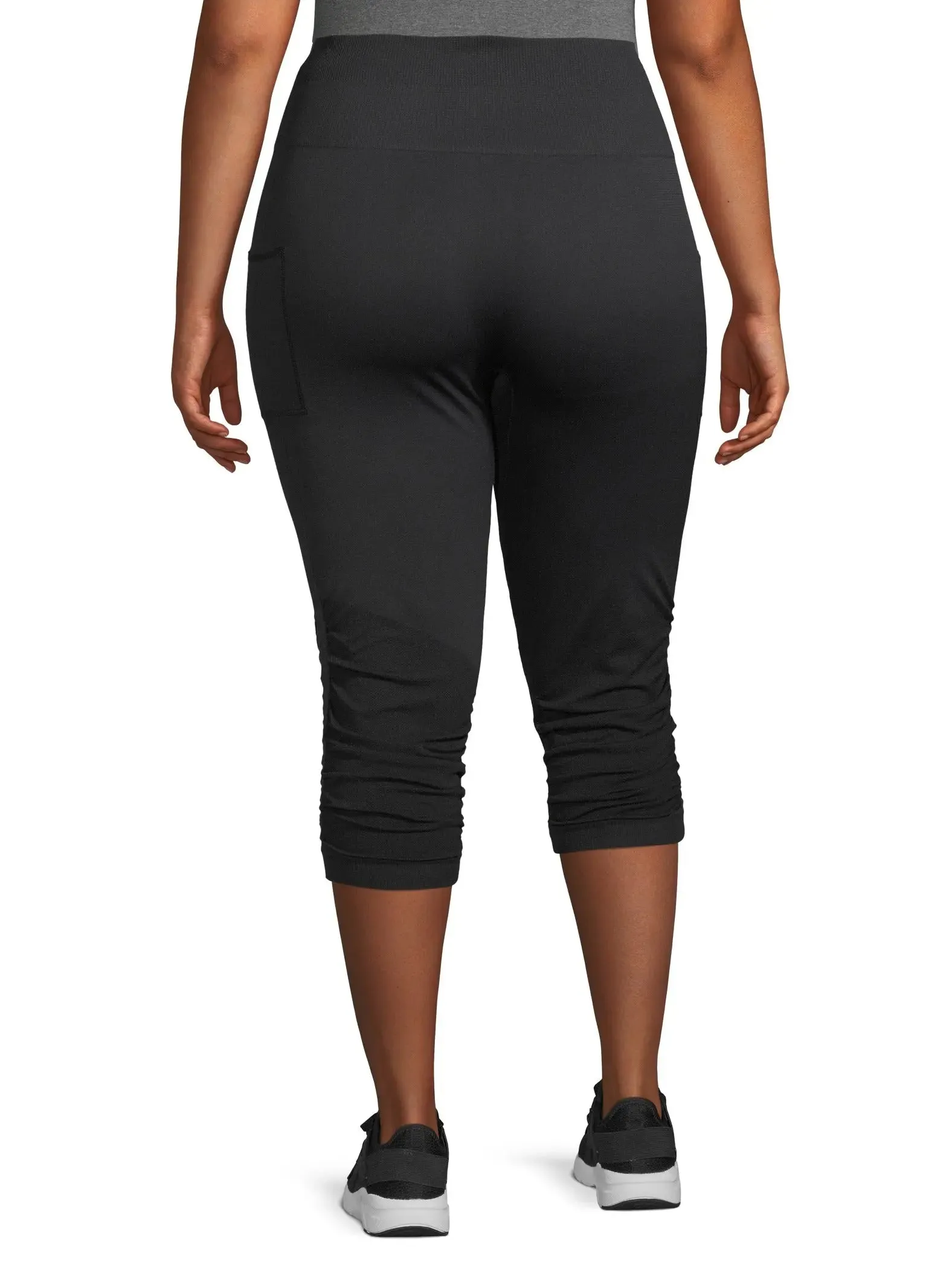 Women's plus size capri pants in multiple colors