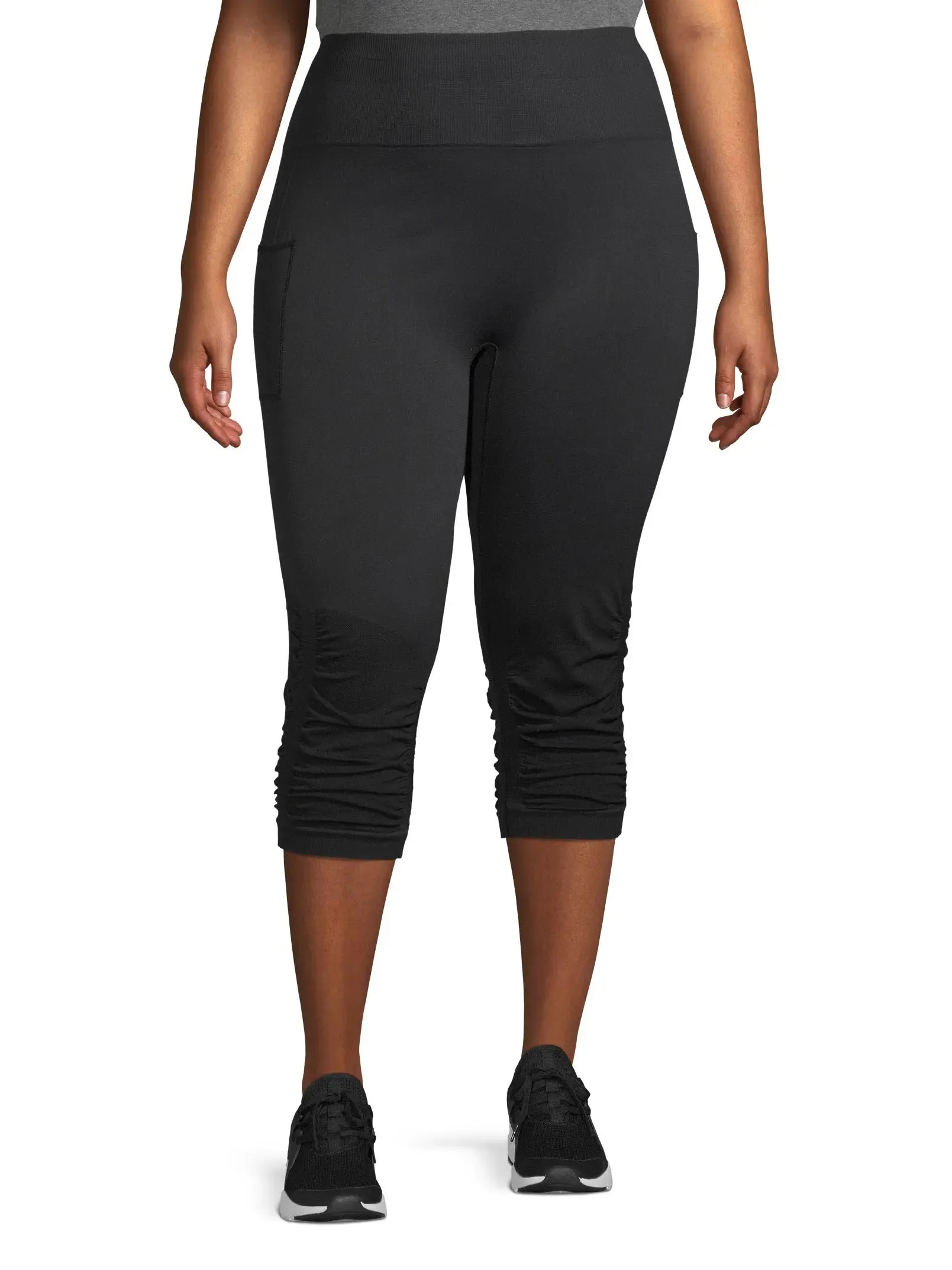 Women's plus size capri pants in multiple colors
