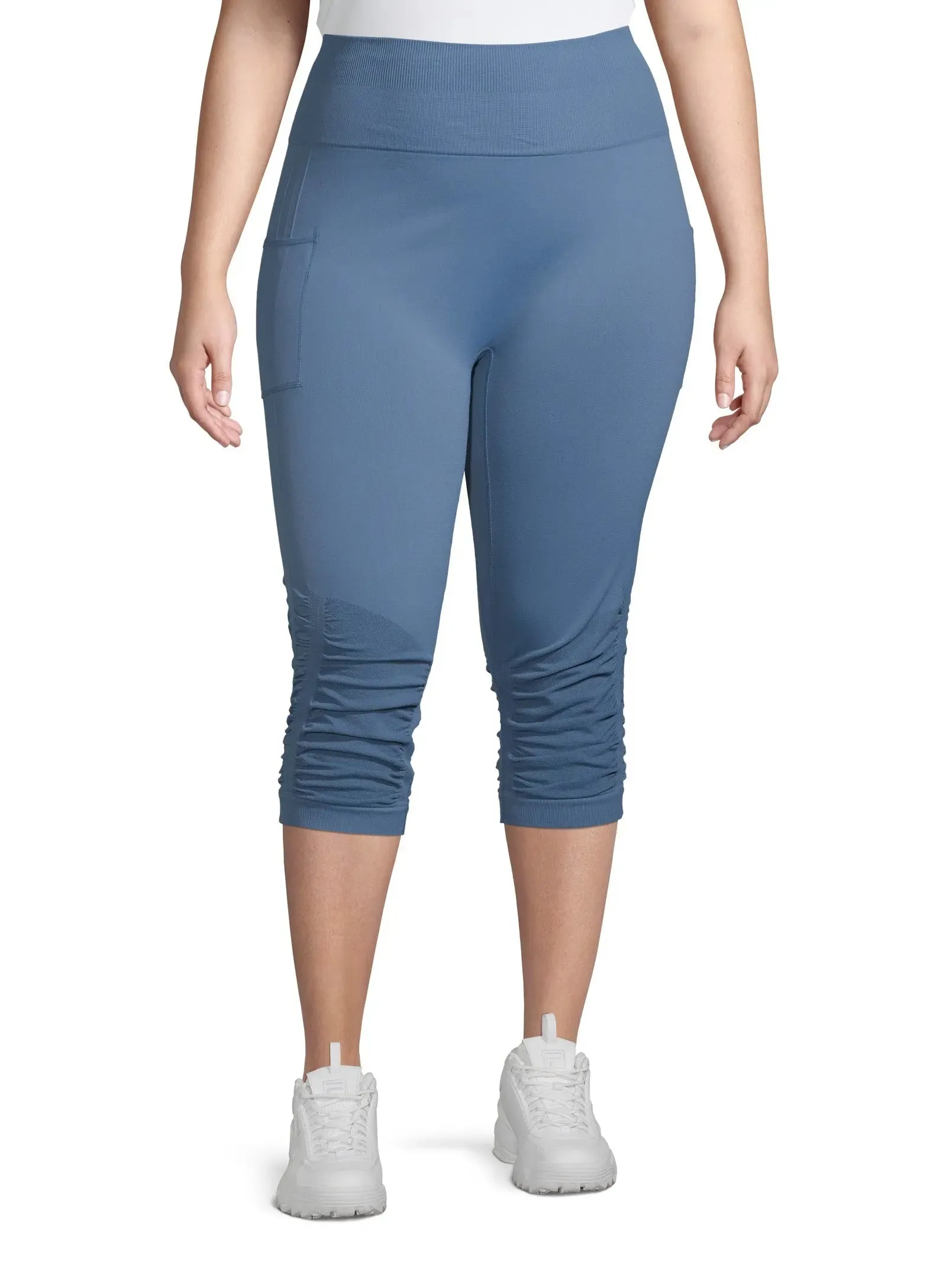 Women's plus size capri pants in multiple colors